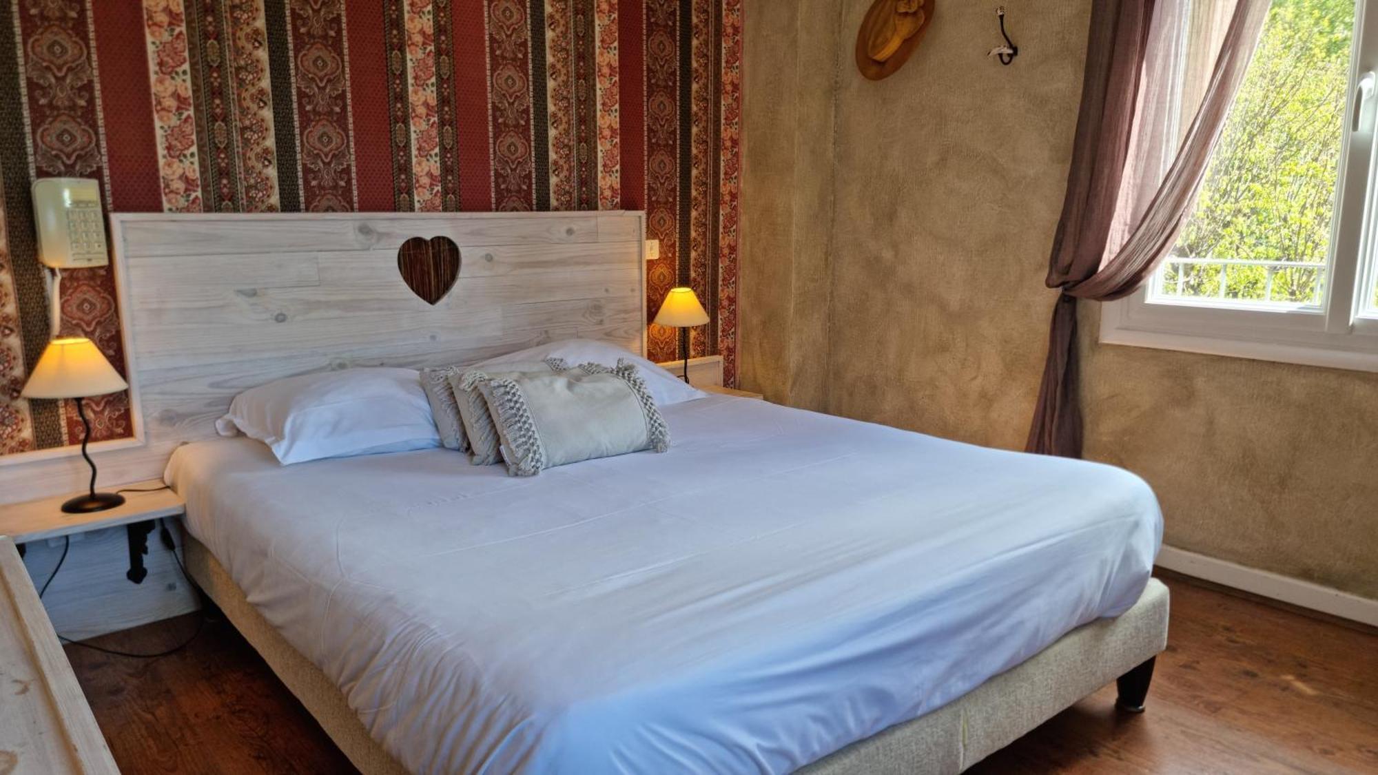 Logis Hotels Le Saint Marc Mollans-sur-Ouveze Exterior photo