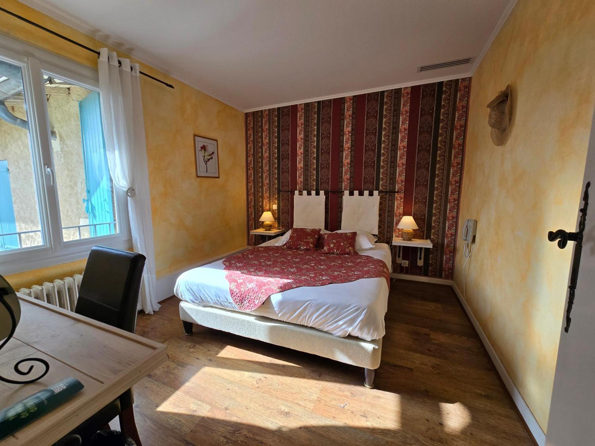 Logis Hotels Le Saint Marc Mollans-sur-Ouveze Exterior photo