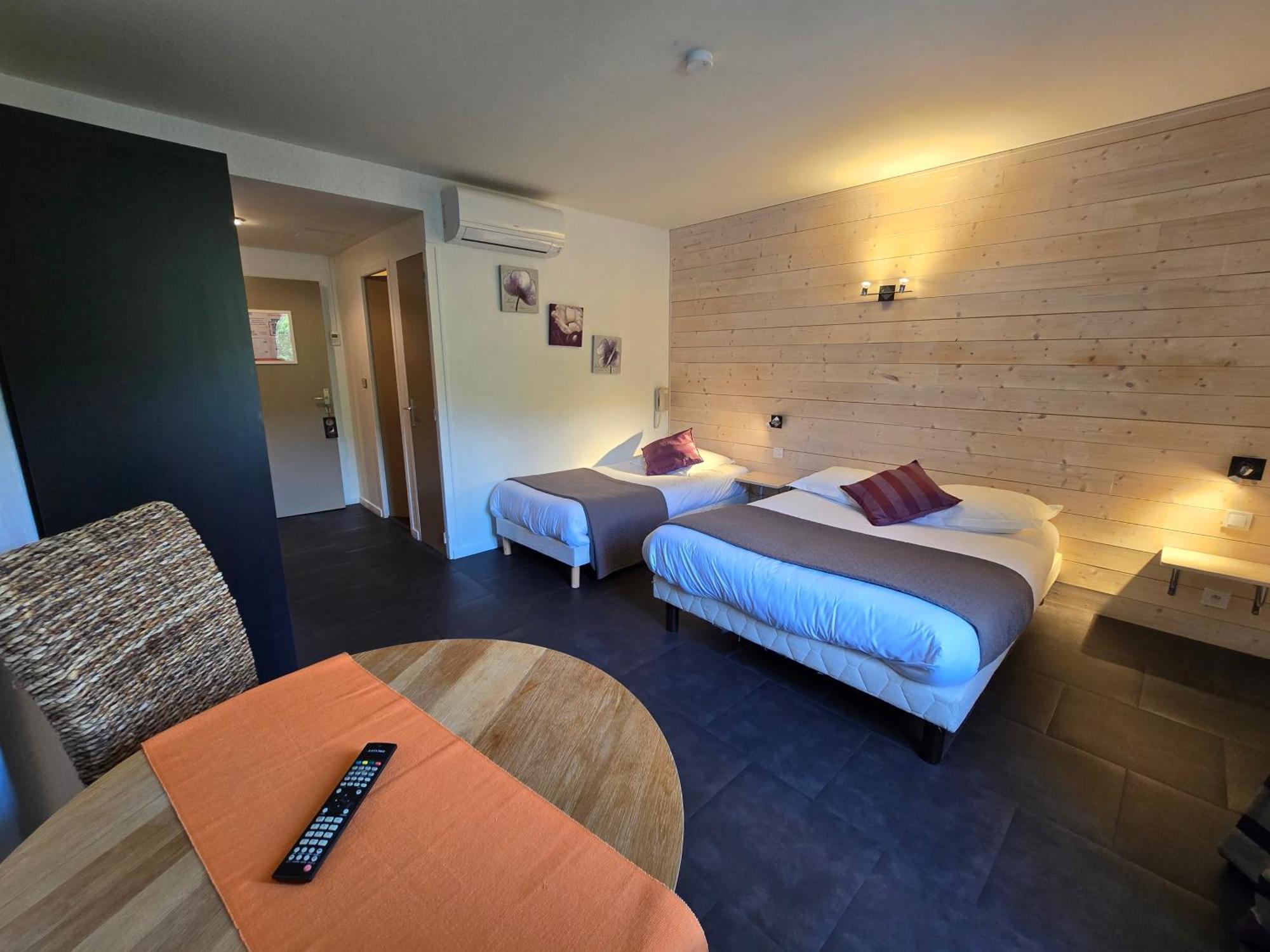 Logis Hotels Le Saint Marc Mollans-sur-Ouveze Exterior photo